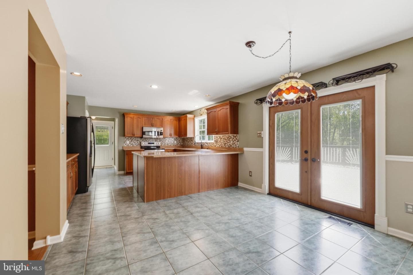 210 Meng Road photo 20