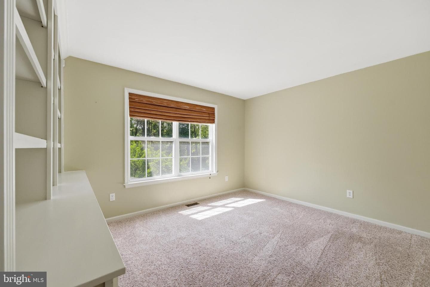 210 Meng Road photo 32
