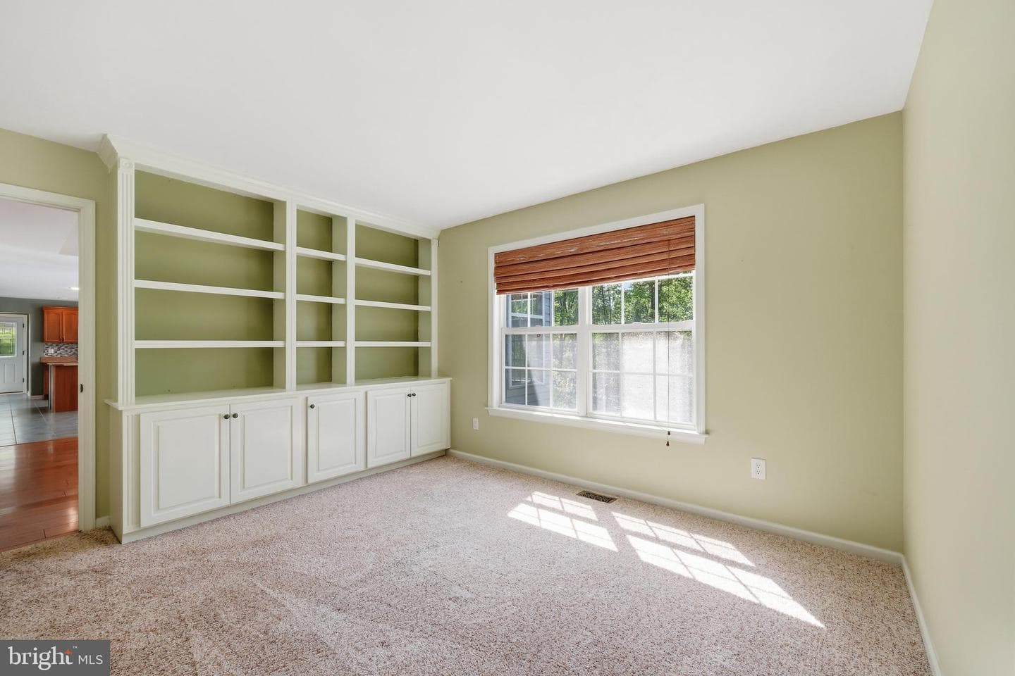 210 Meng Road photo 33