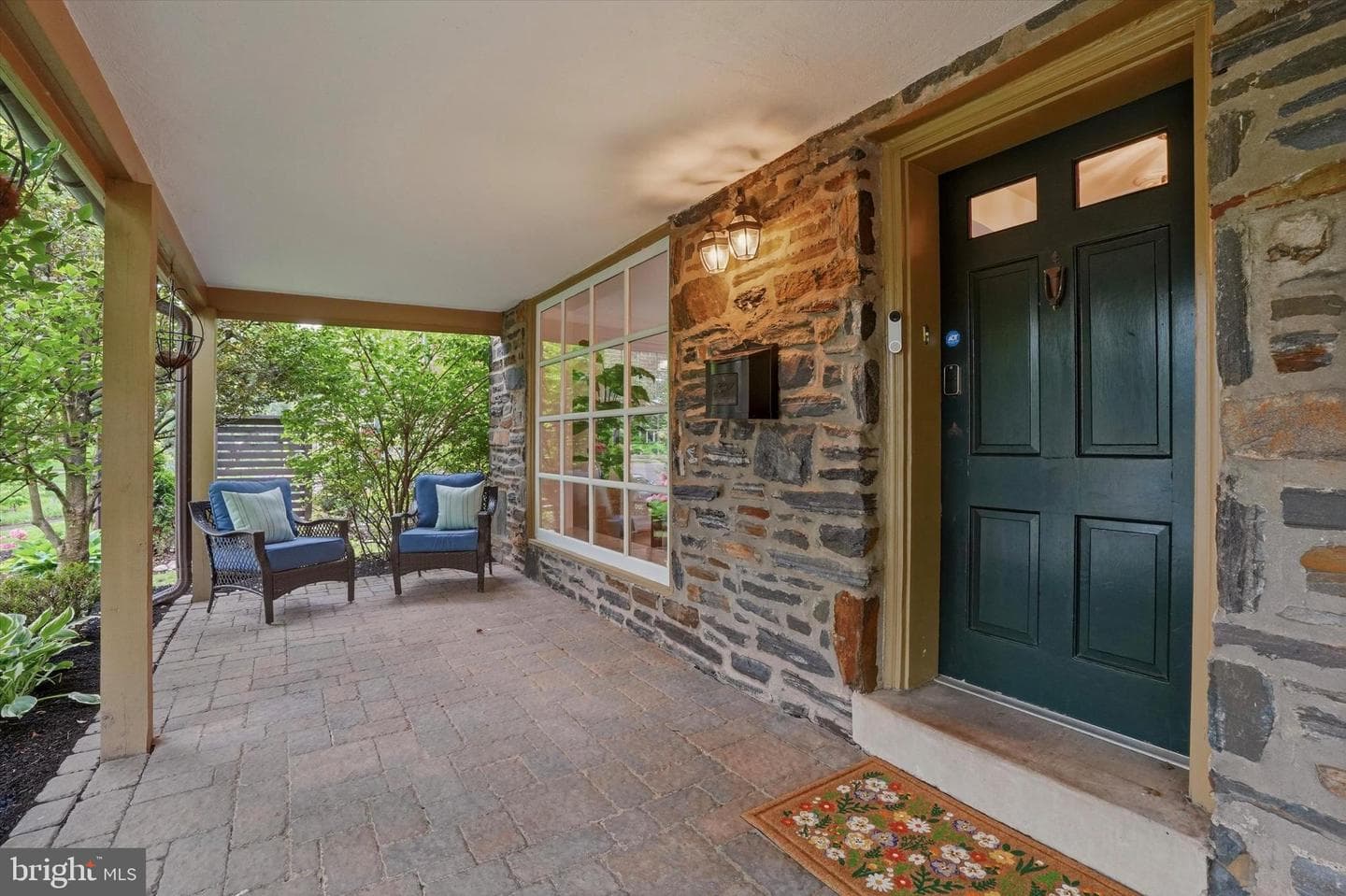 518 Winding Way photo 3