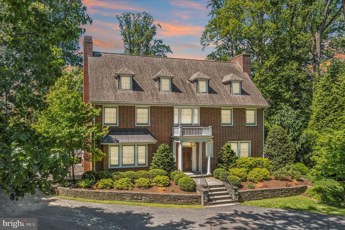 207 Curwen Road photo 3