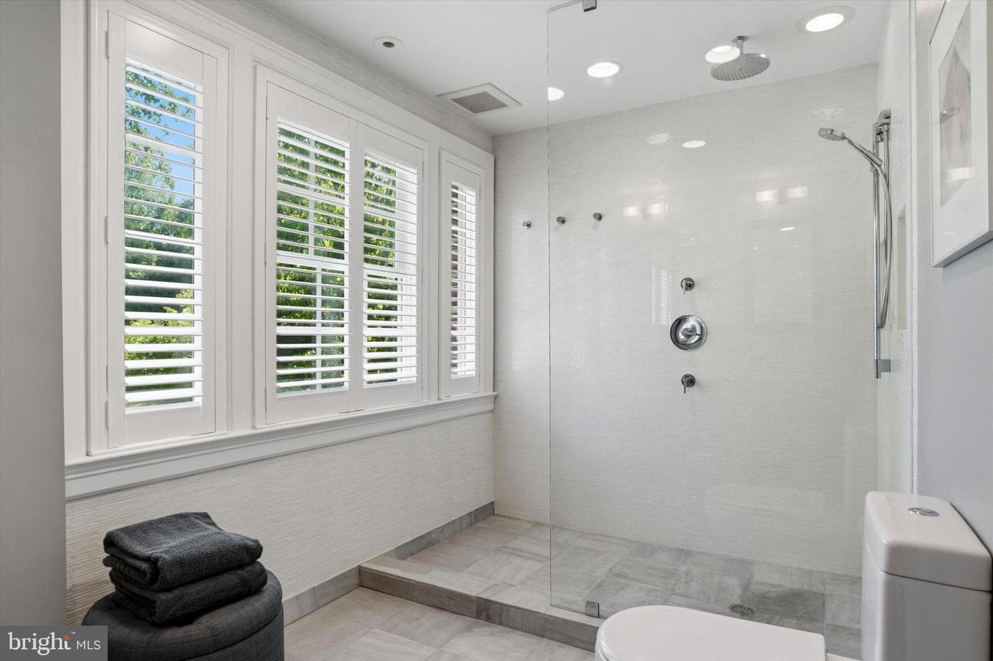 207 Curwen Road photo 30