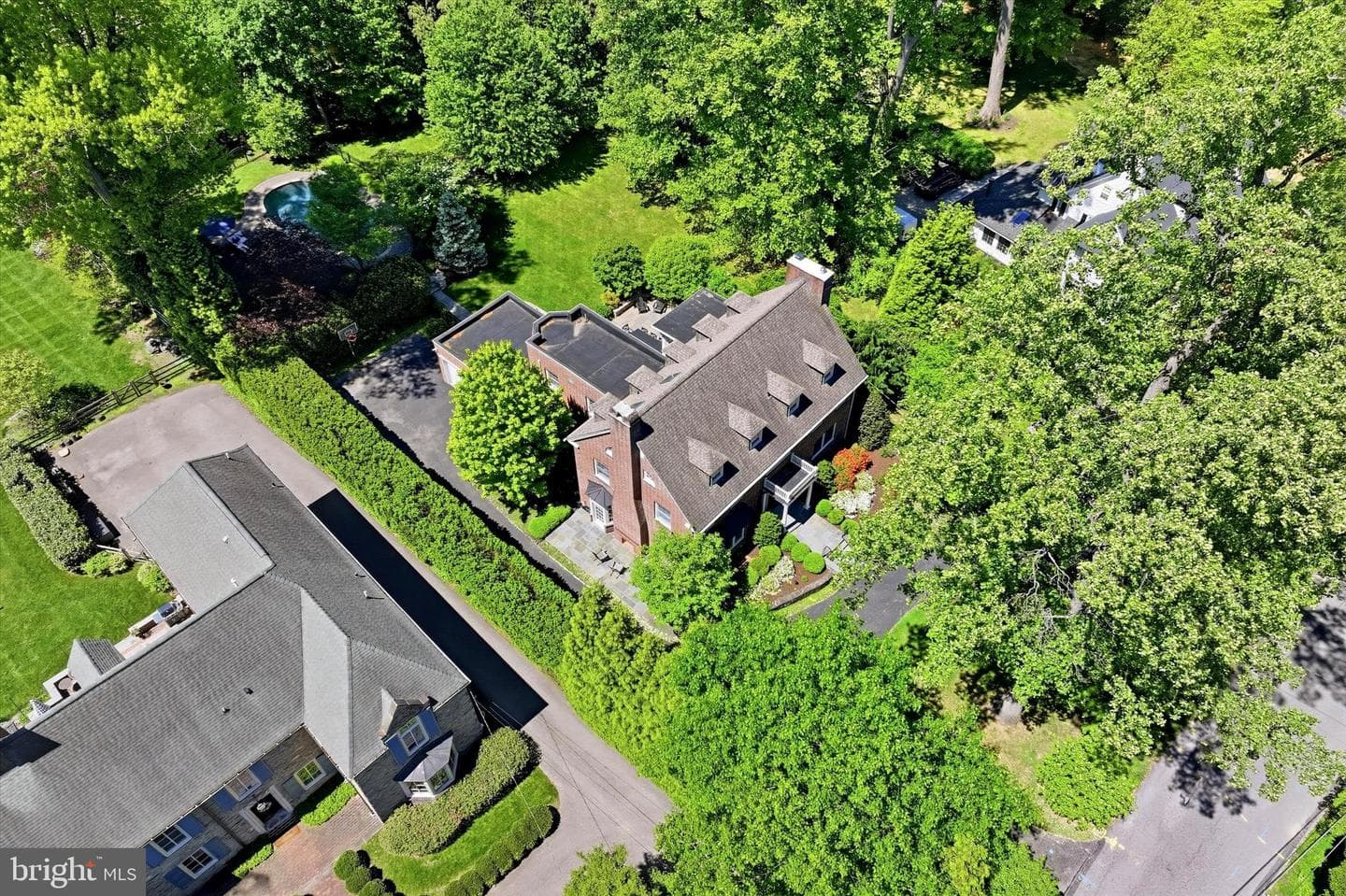 207 Curwen Road photo 52