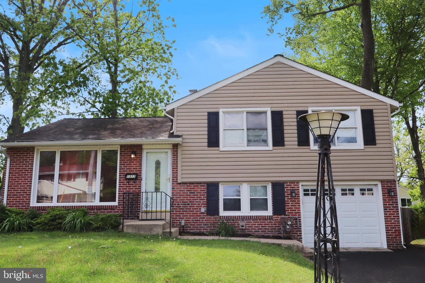 1317 Fitzwatertown Road, Abington