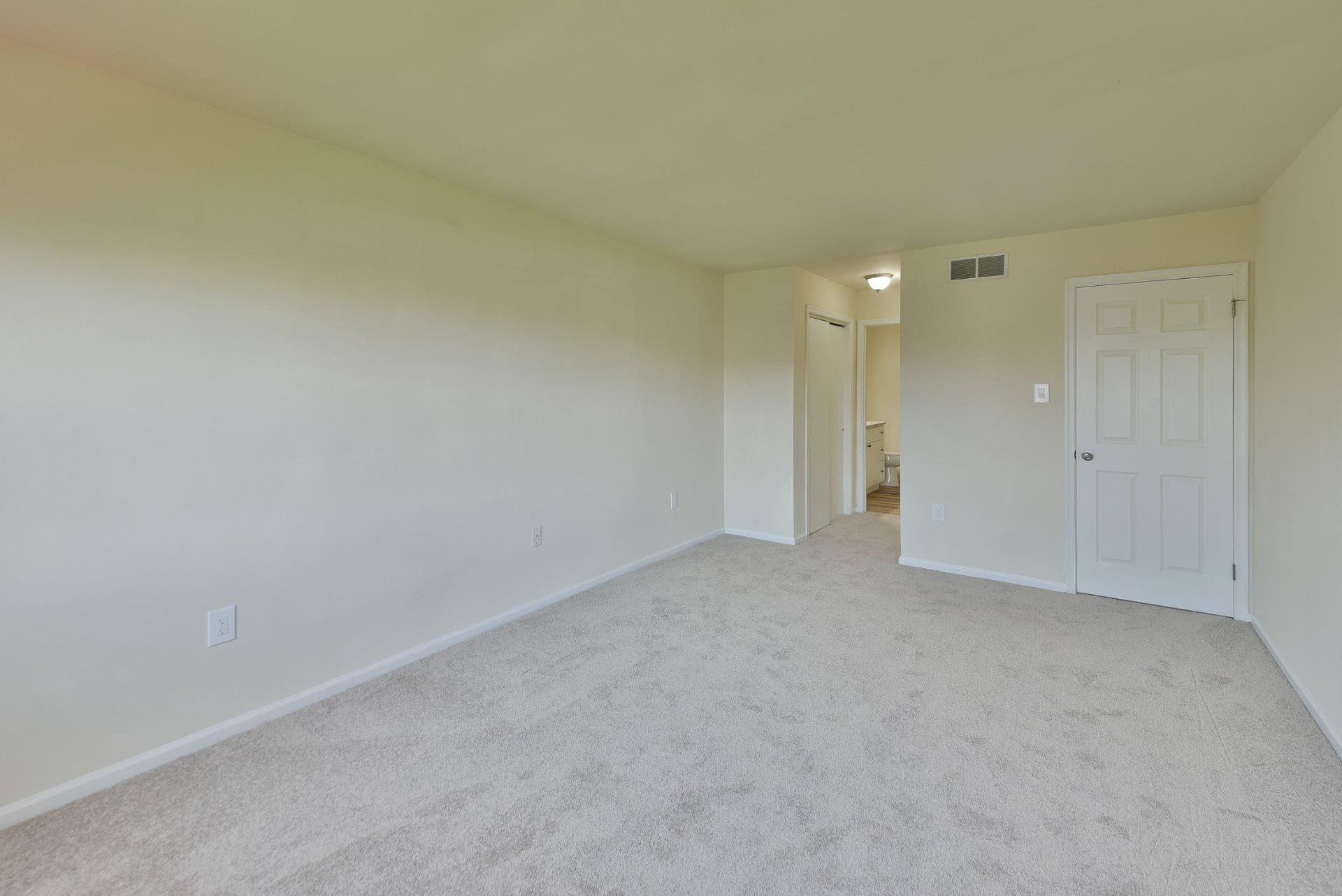 118 Jonathan Drive photo 17