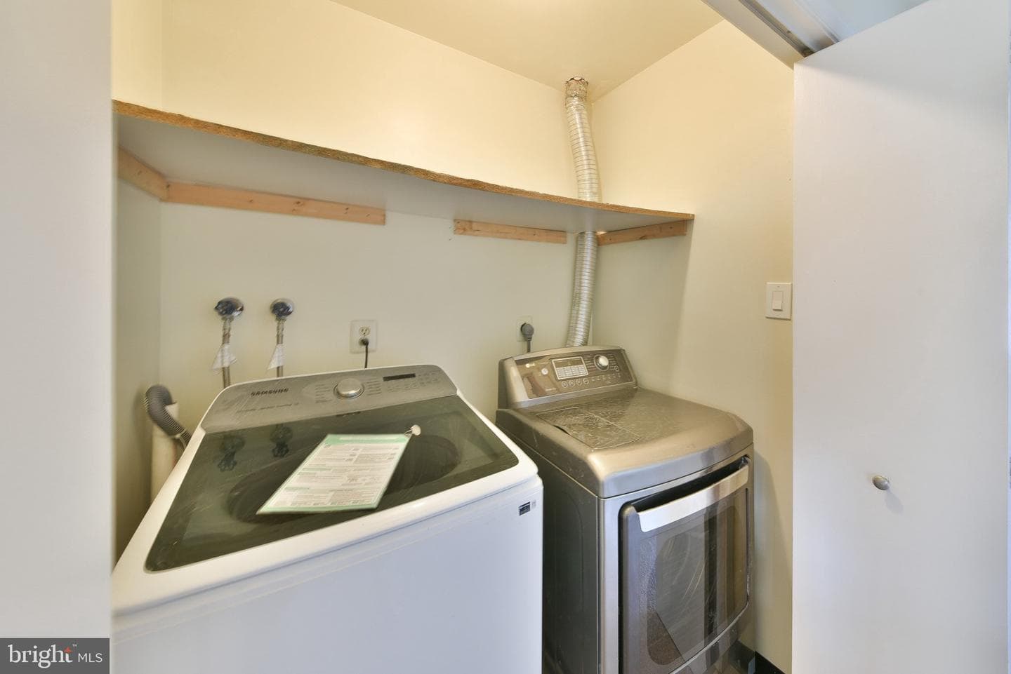 118 Jonathan Drive photo 27