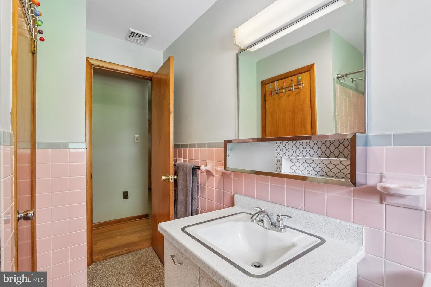 630 Oak Street photo 30
