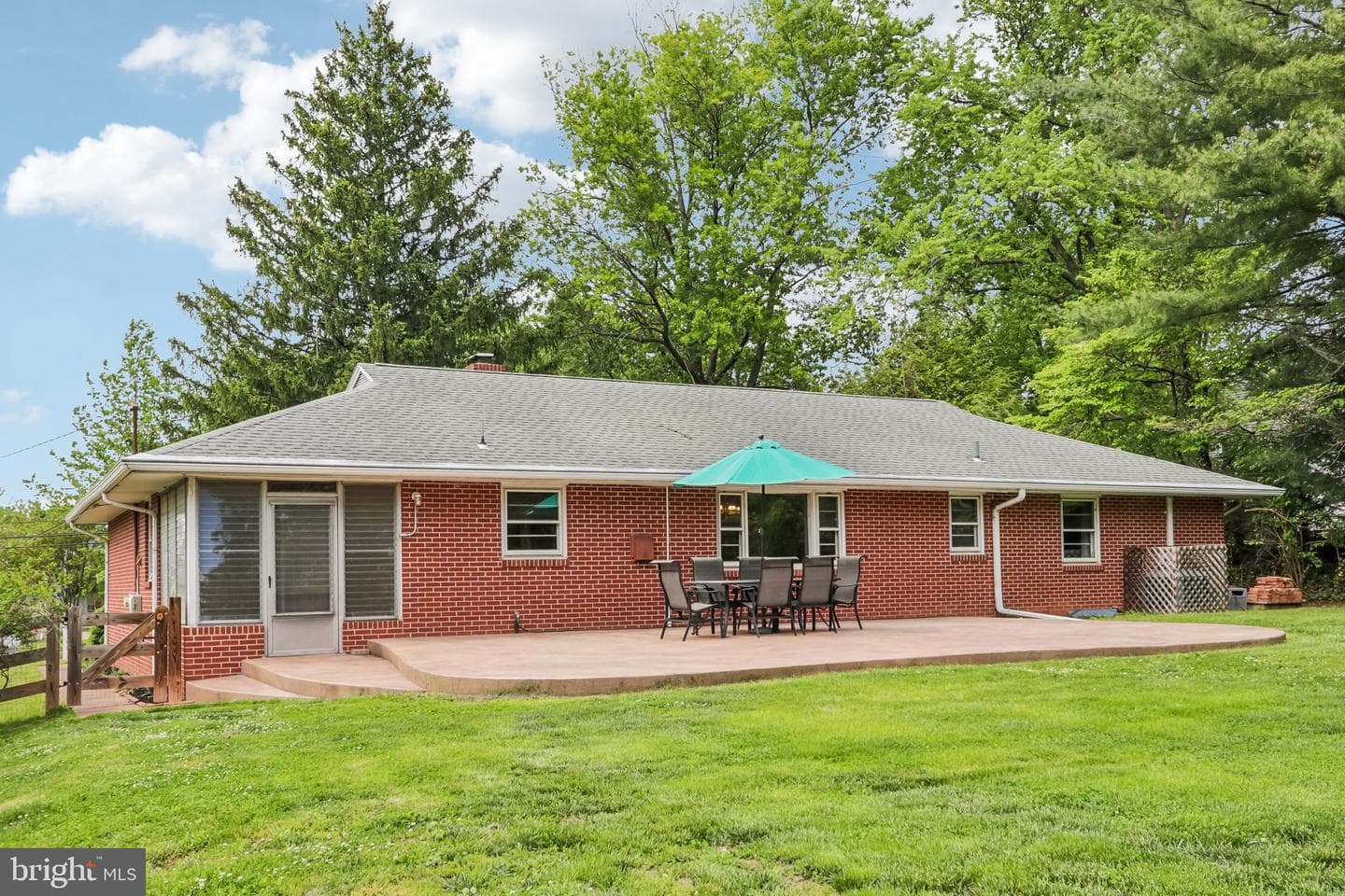 630 Oak Street photo 43
