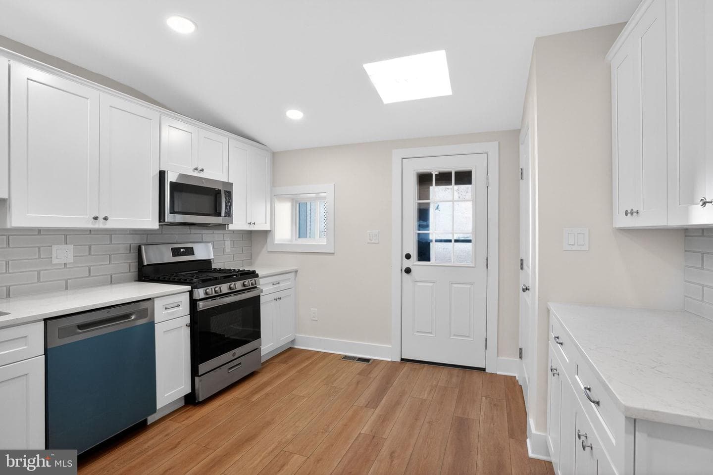 344 Grove Street photo 7