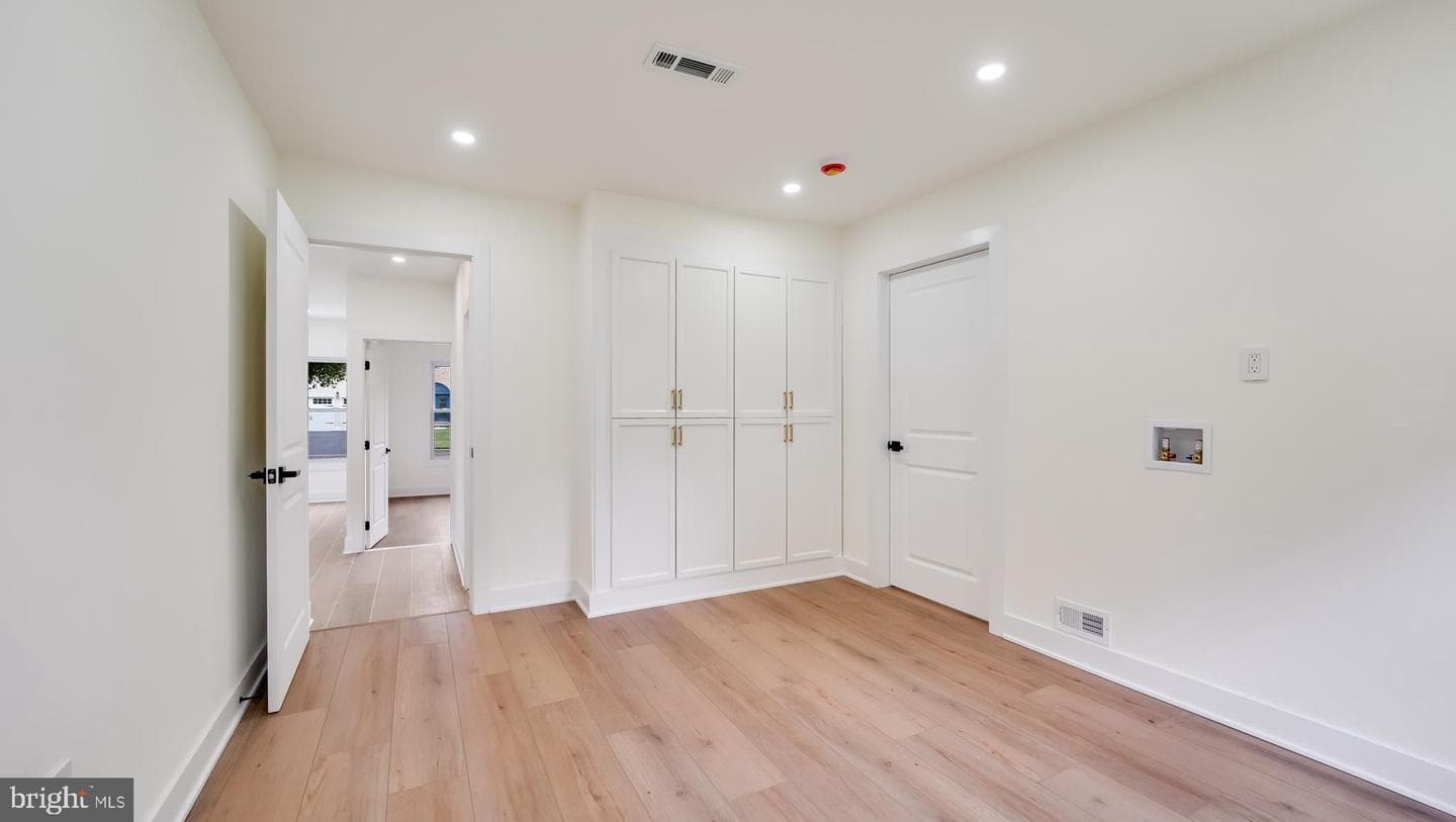 144 Roy Lane photo 17