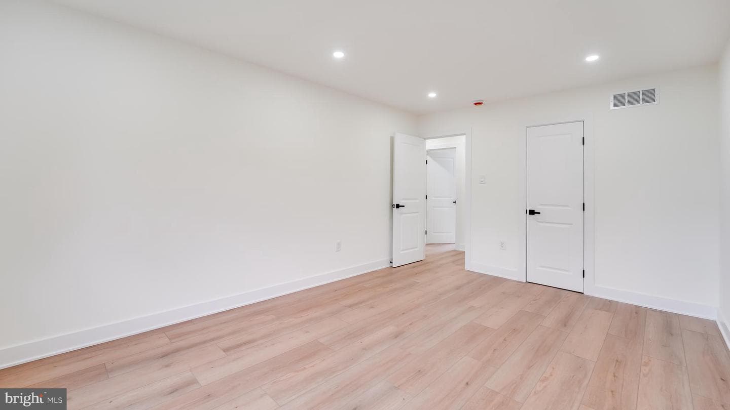 144 Roy Lane photo 32