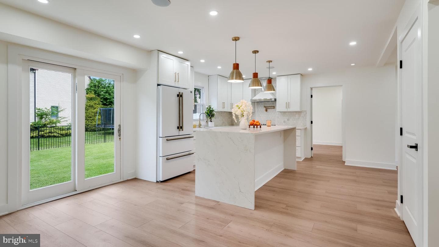 144 Roy Lane photo 6