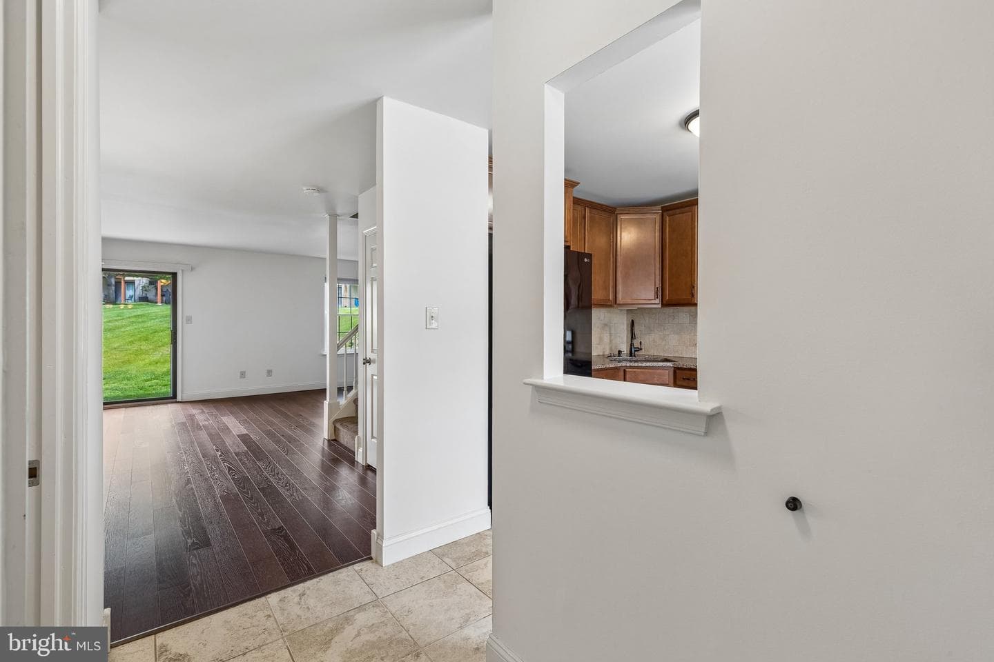 537 Bassett Lane photo 9