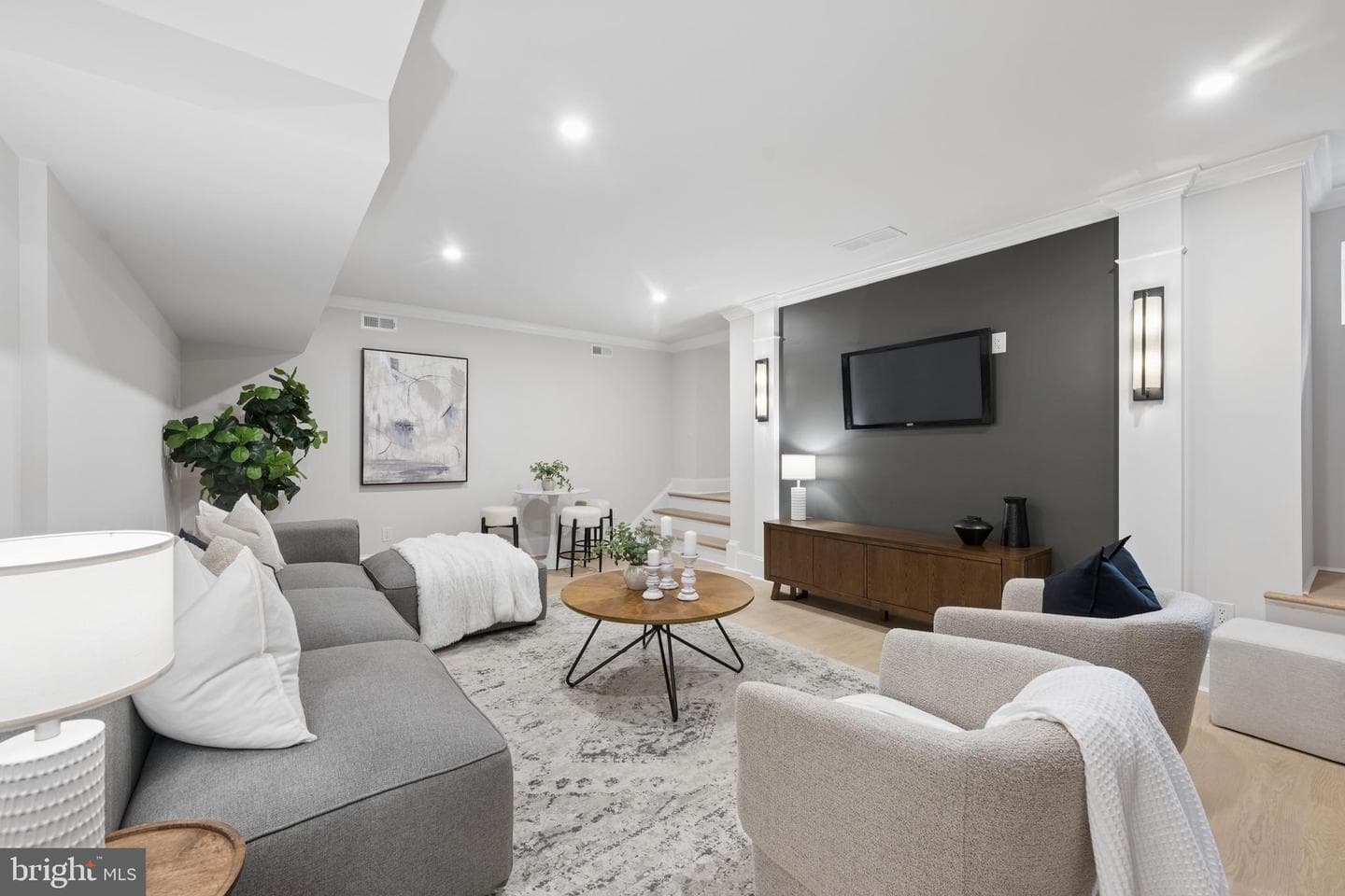 519 Sussex Road photo 37