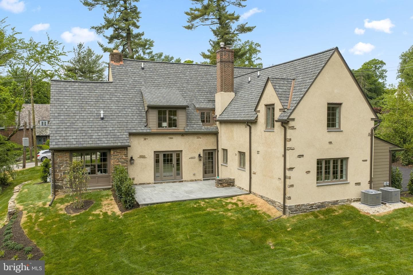 519 Sussex Road photo 4