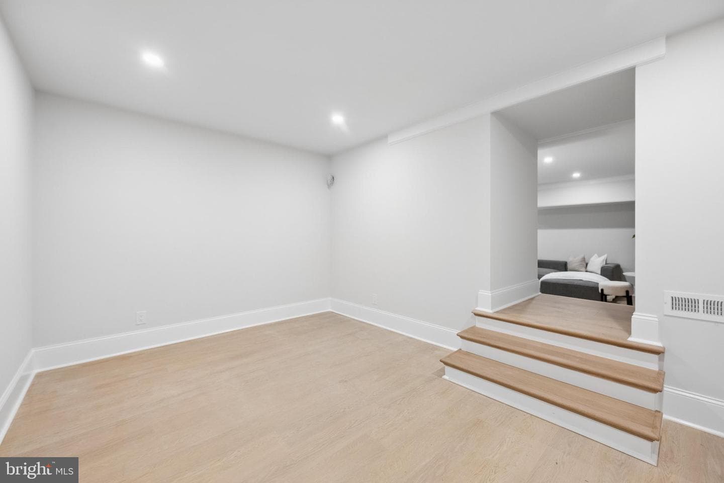 519 Sussex Road photo 42