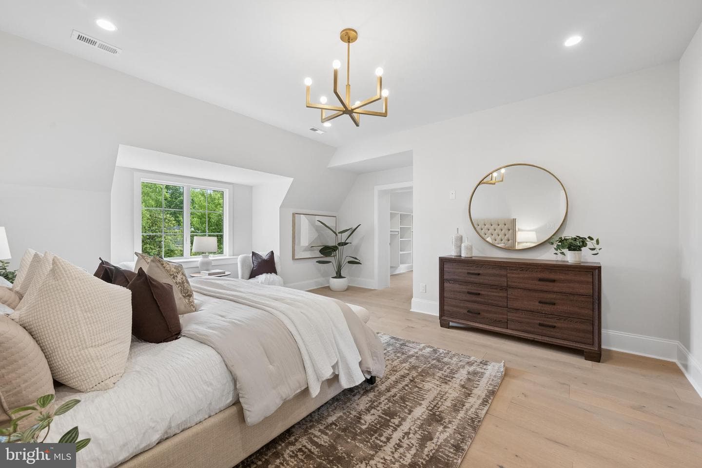 519 Sussex Road photo 47