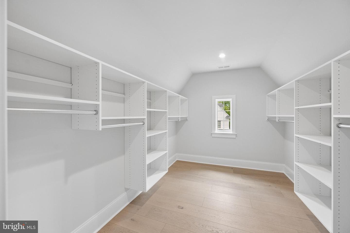 519 Sussex Road photo 52
