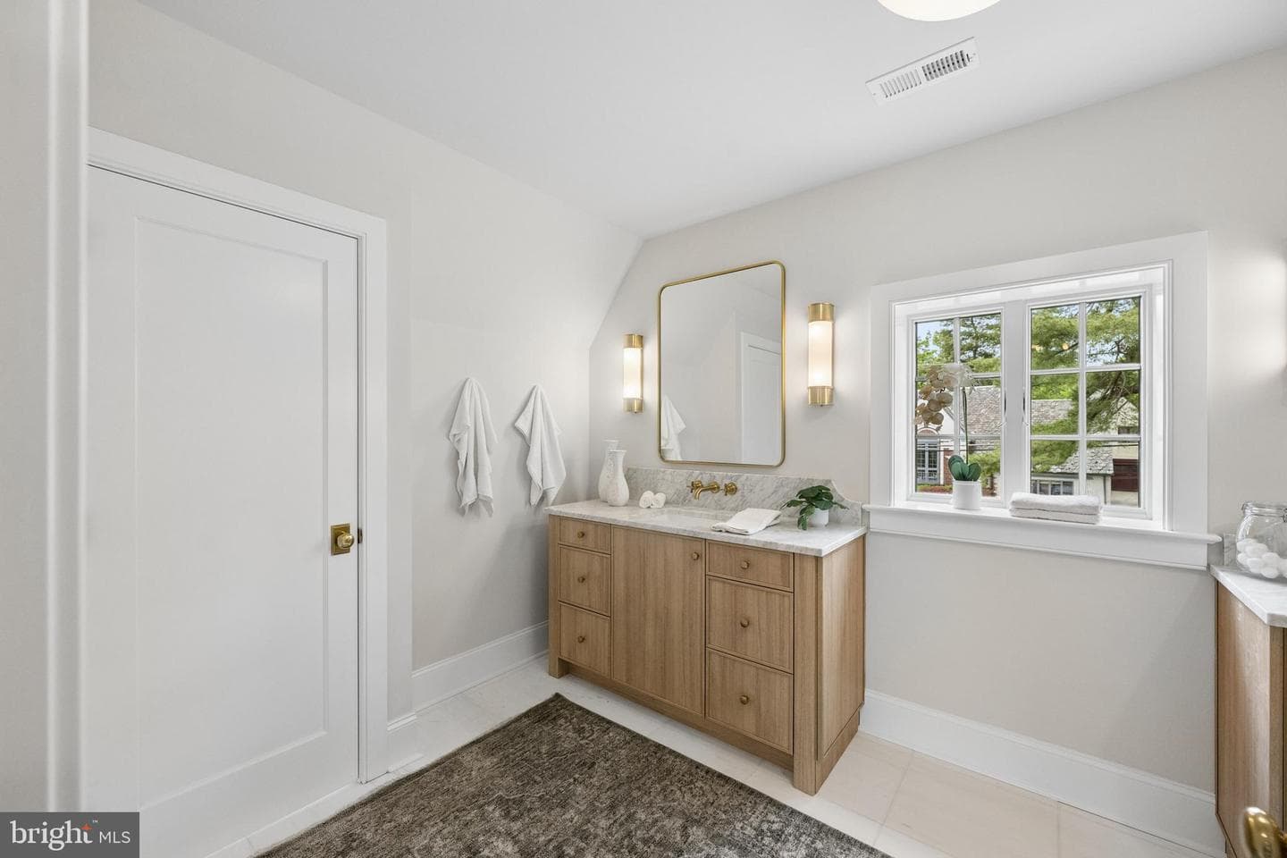 519 Sussex Road photo 56