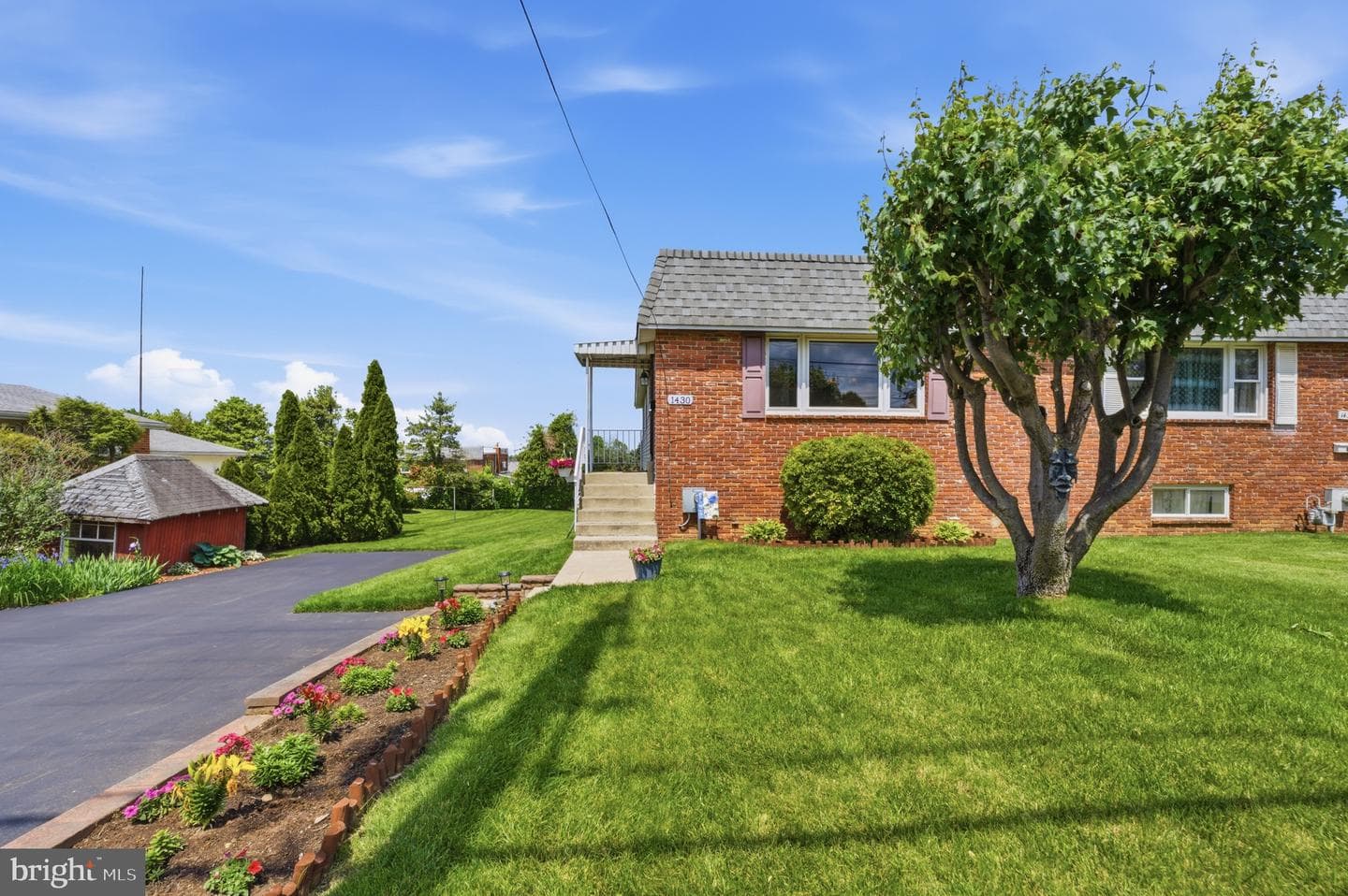 1430 Colwell Lane photo 1
