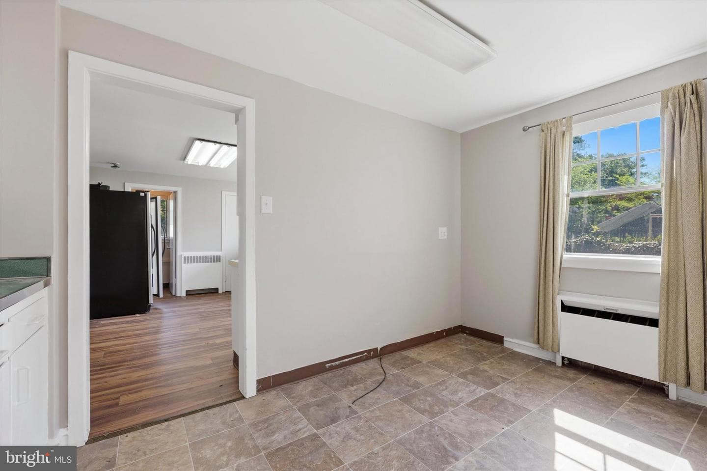 207 Ulmer Avenue photo 11