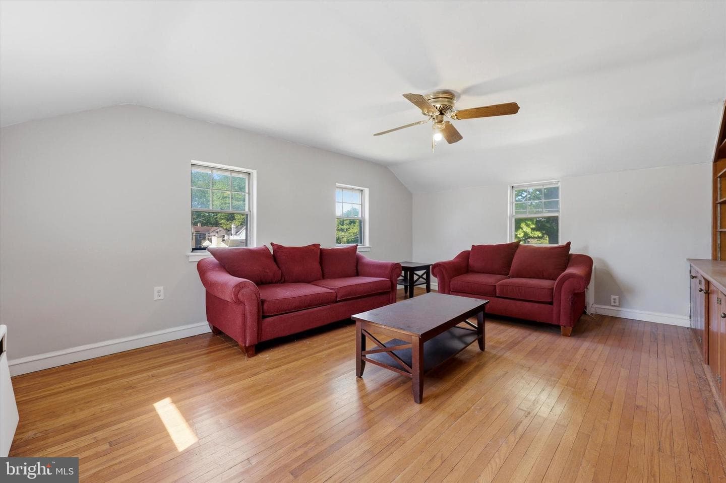 207 Ulmer Avenue photo 15