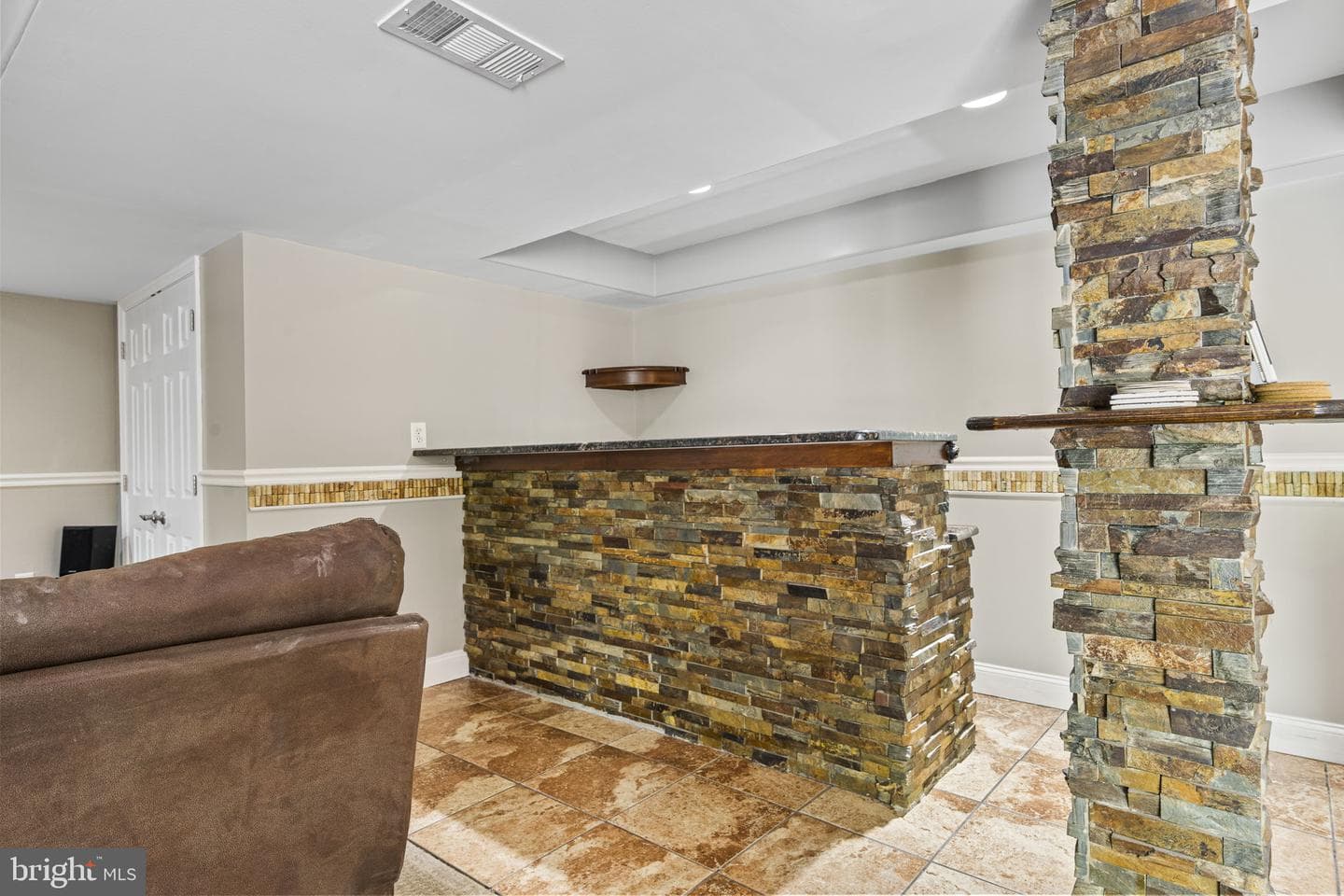 250 Freeland Drive photo 17