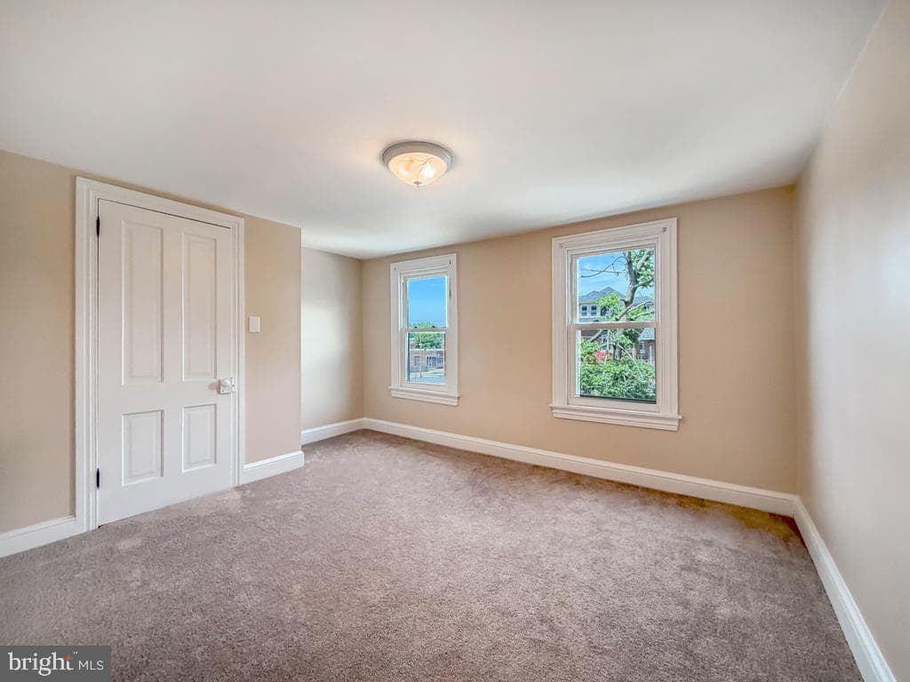 262 N Hanover Street photo 31