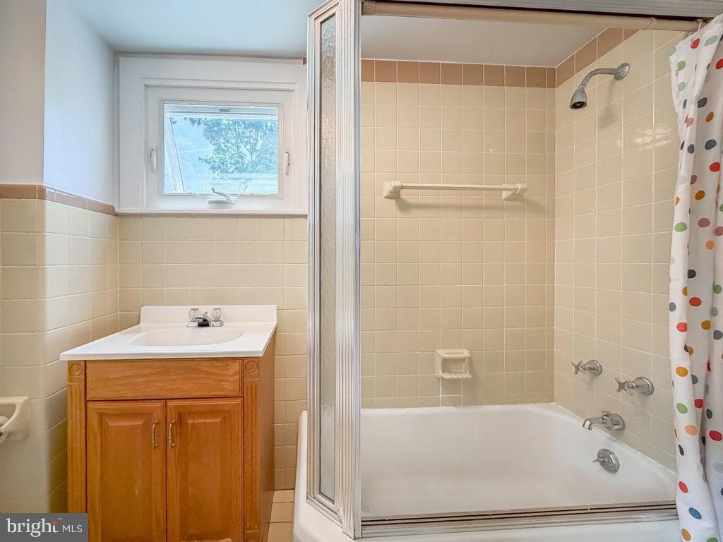 262 N Hanover Street photo 36