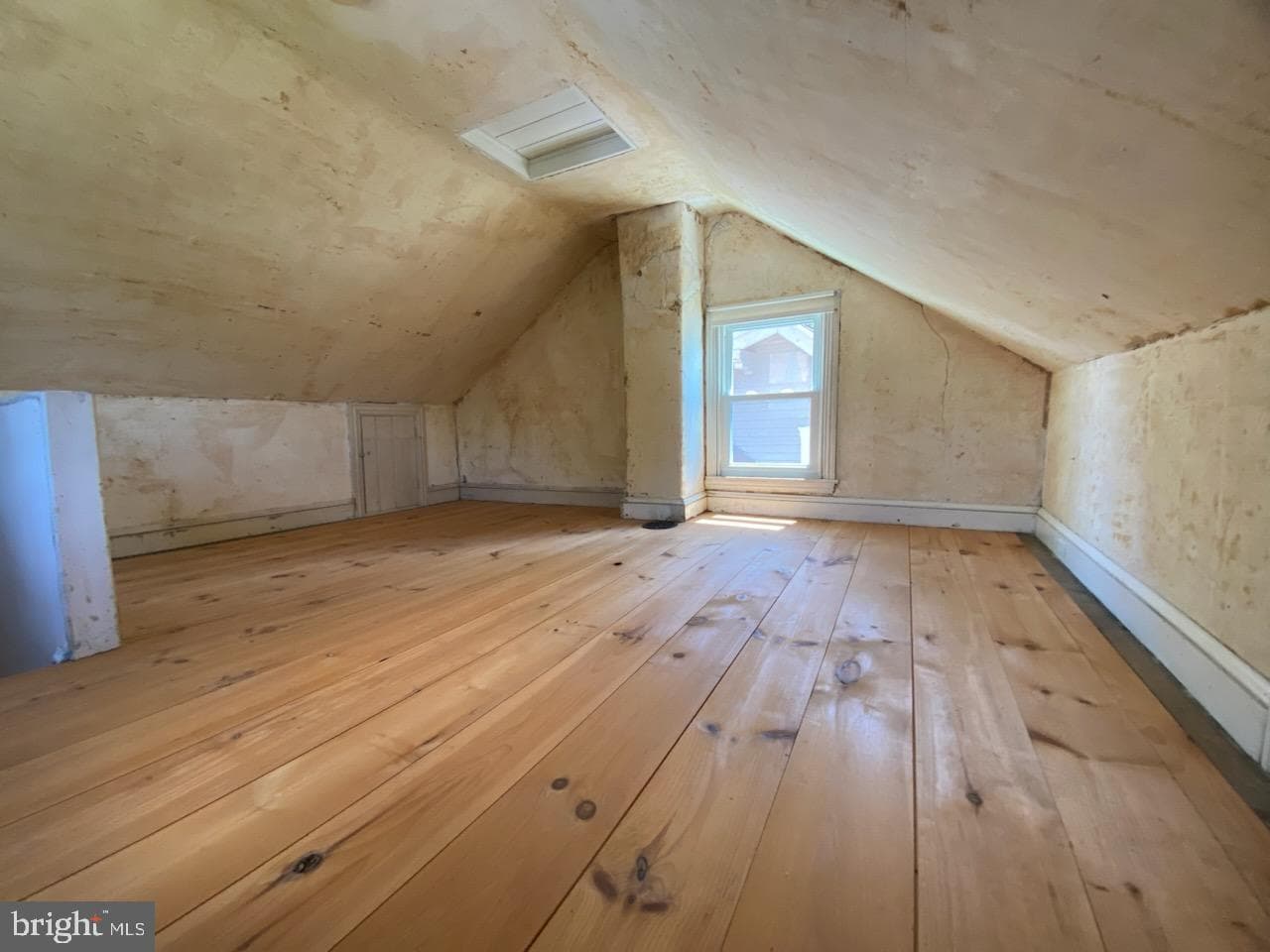 262 N Hanover Street photo 38