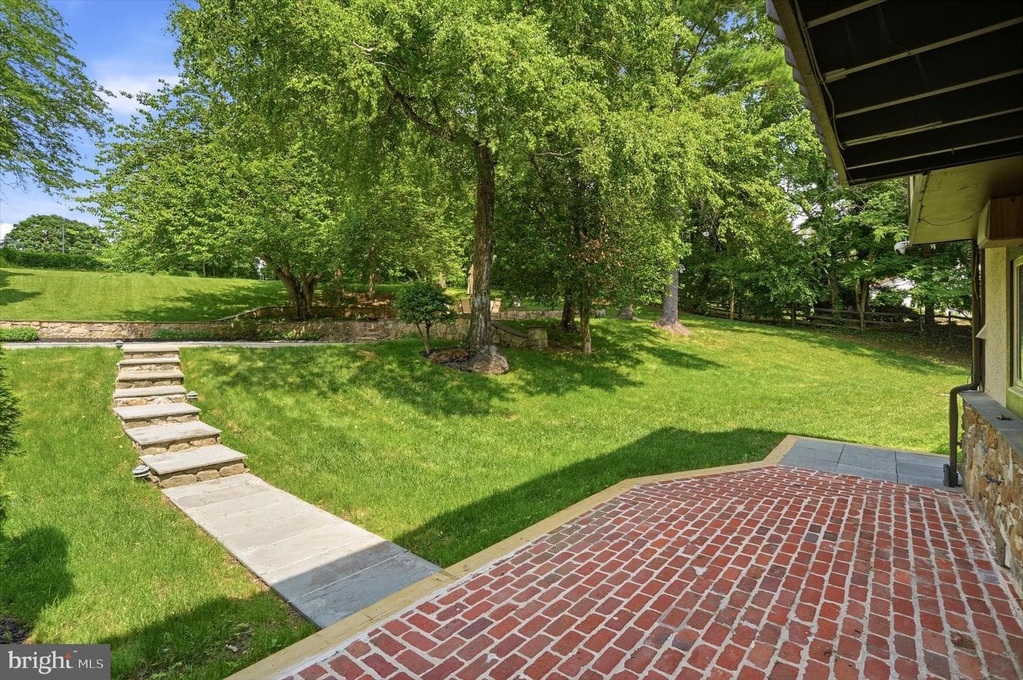 1137 Springmont Circle photo 37