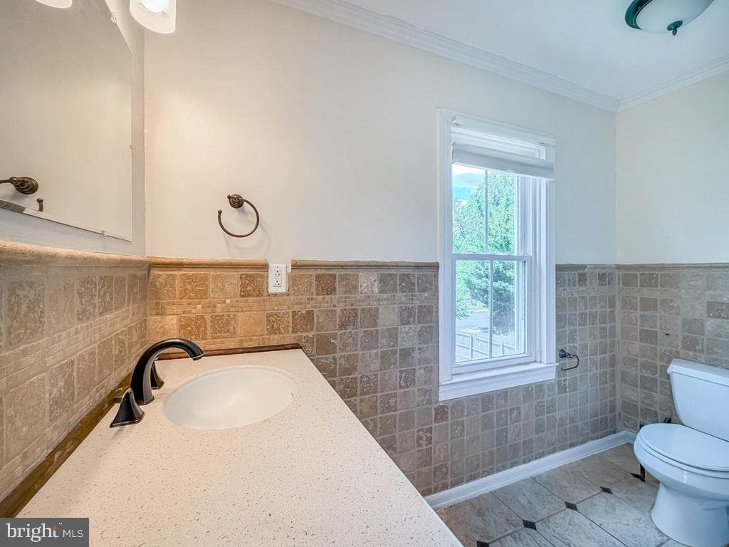 308 Lansdale Avenue photo 26