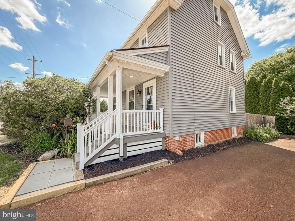 308 Lansdale Avenue photo 3