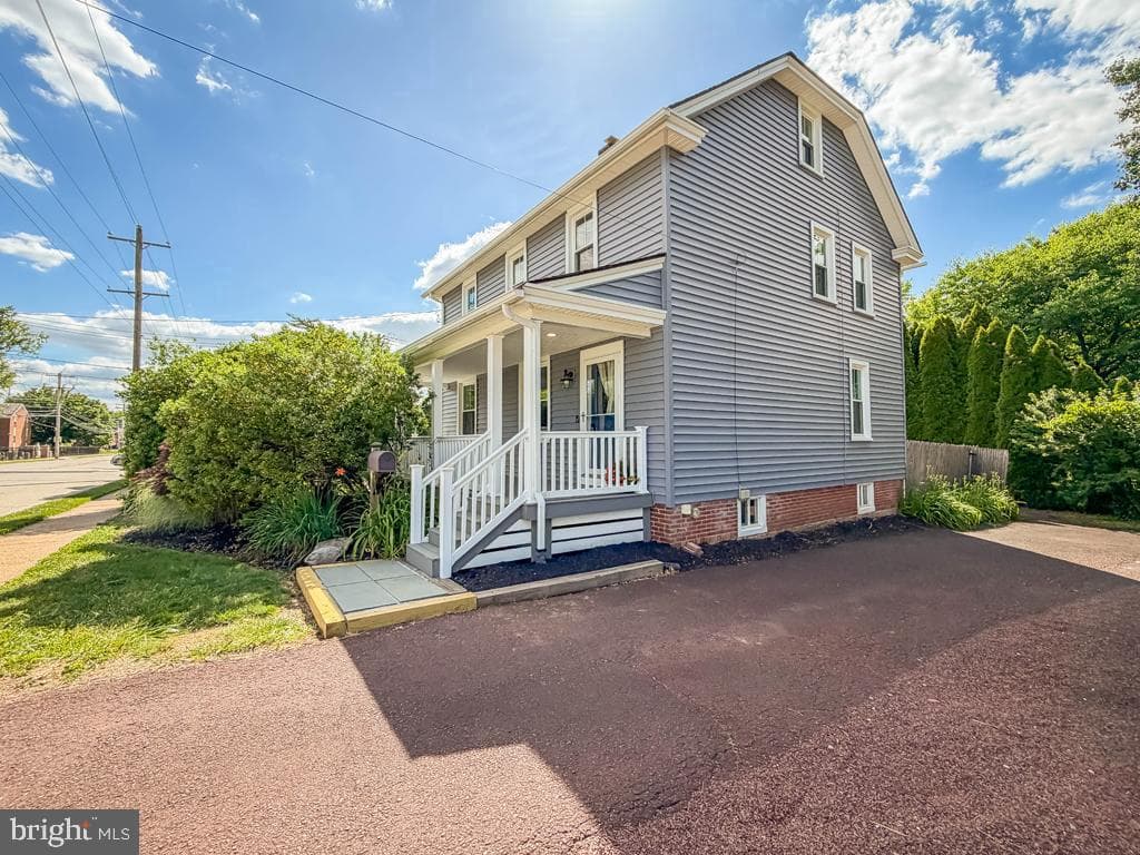 308 Lansdale Avenue photo 4