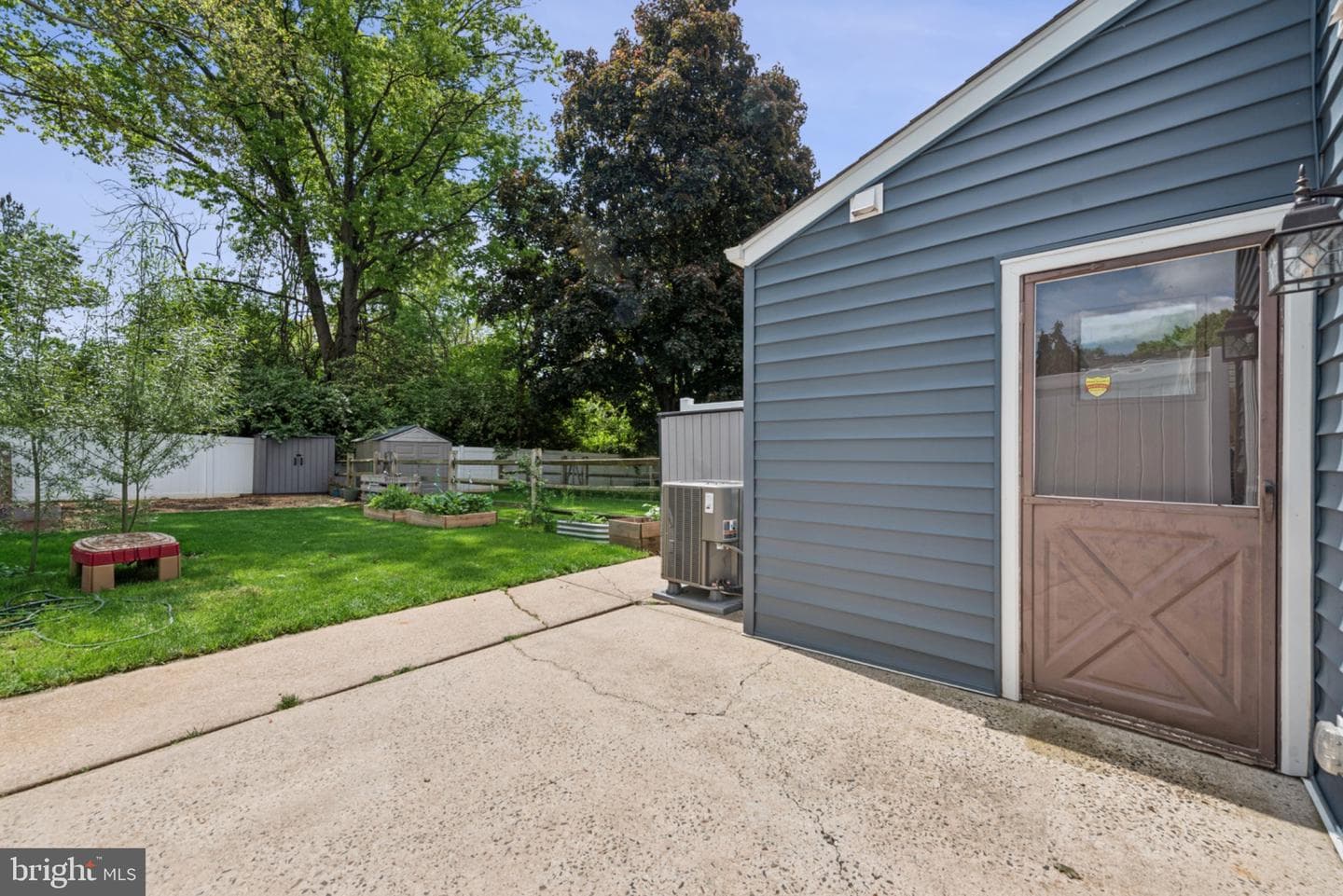 2140 Ash Lane photo 34