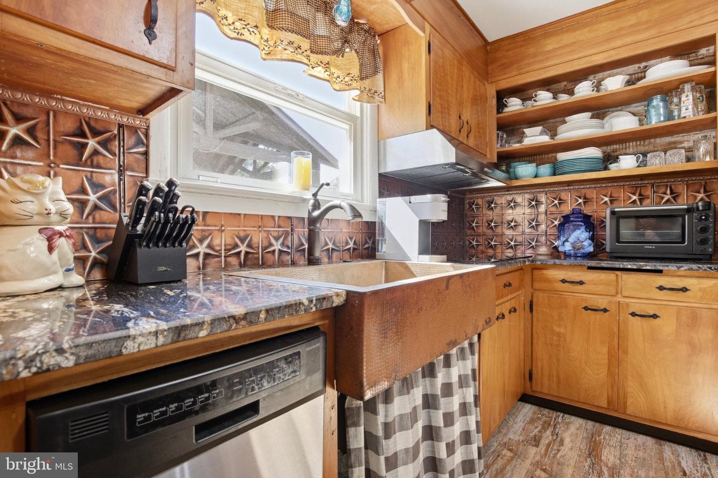 120 Harry Road photo 9