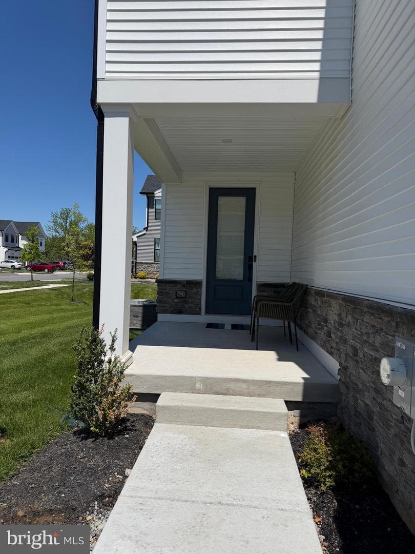 206 Lilac St photo 10