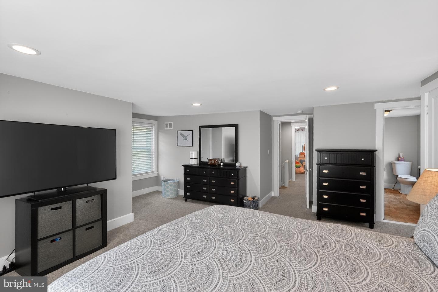 639 E Vine Street photo 14
