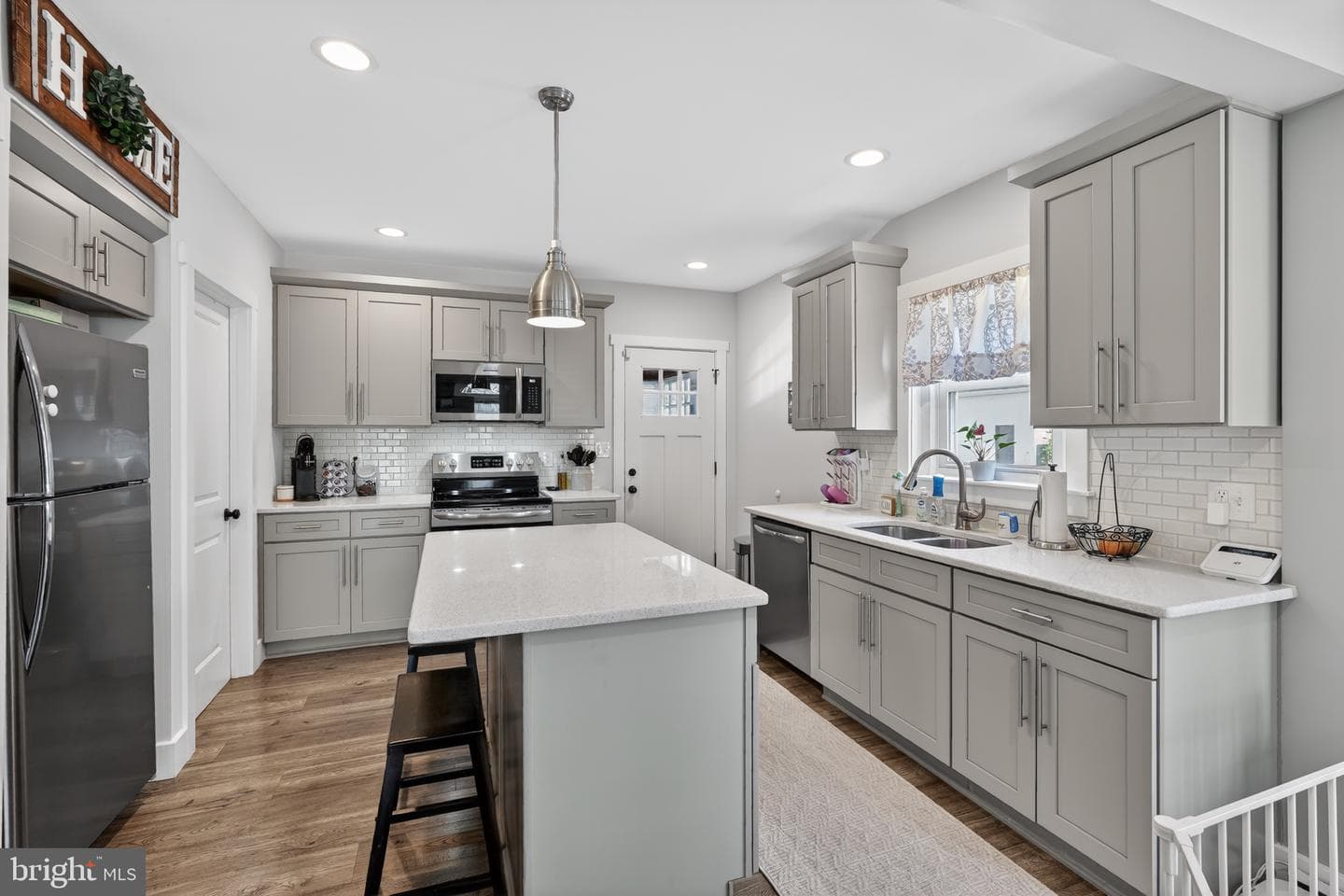 639 E Vine Street photo 8