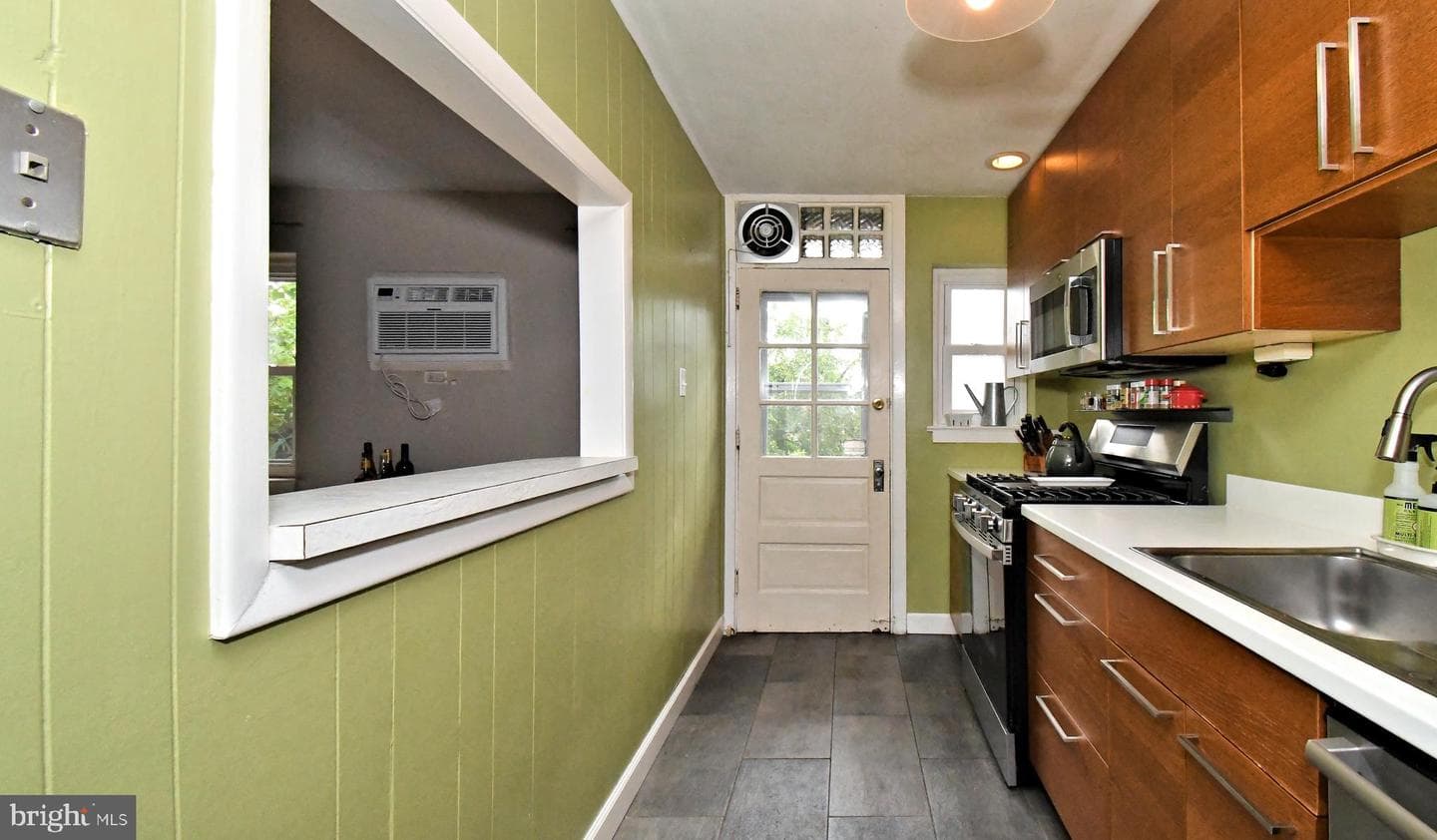 7805 Spring Avenue photo 19