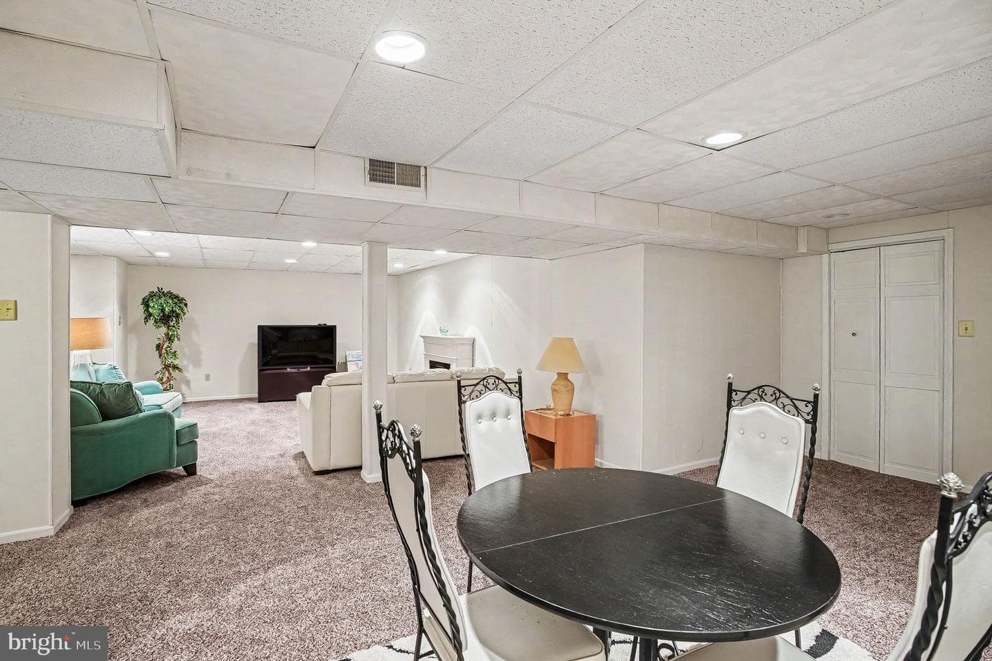 944 Hedgerow Court photo 43
