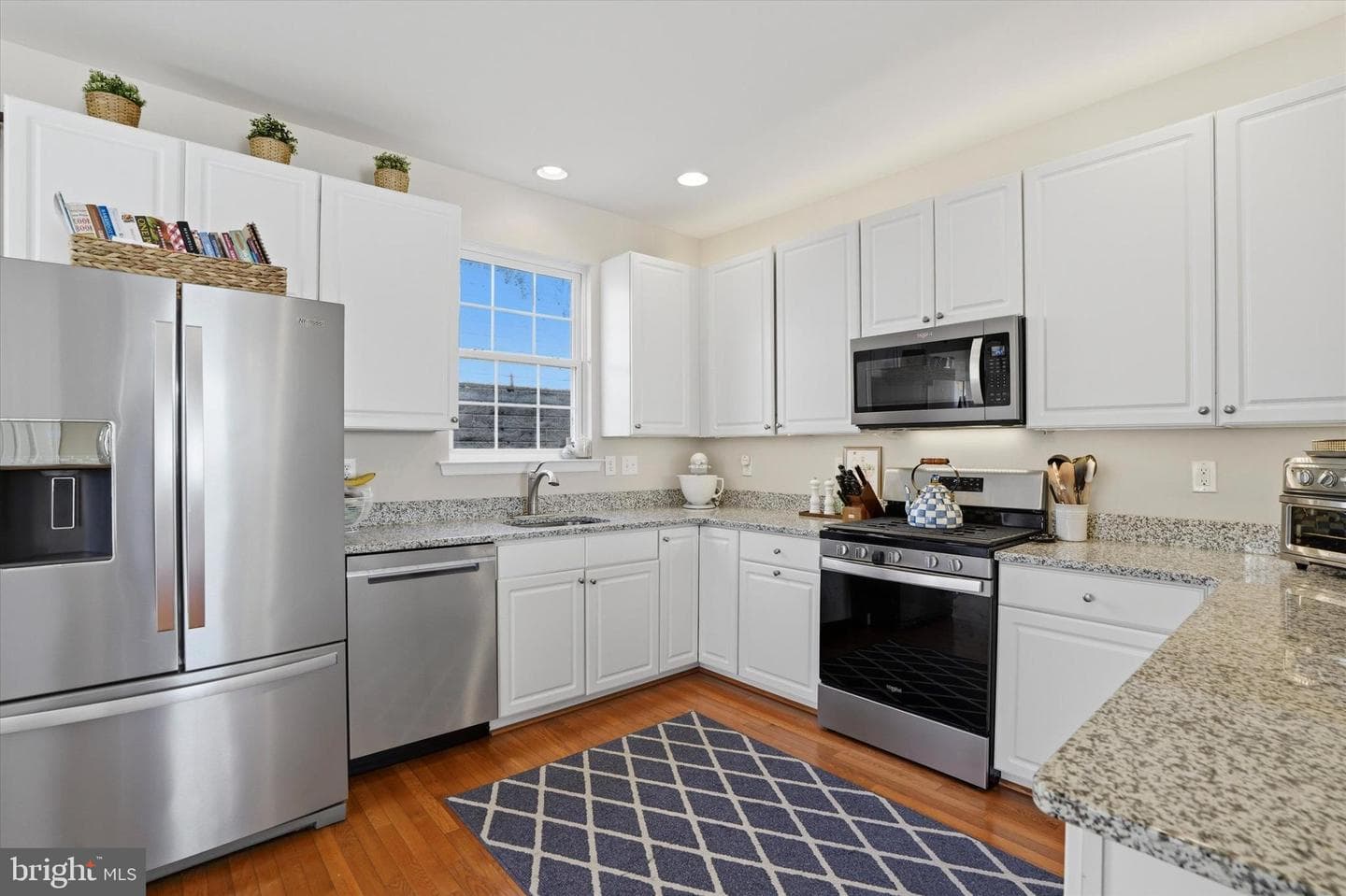 432 W 5th Avenue photo 9