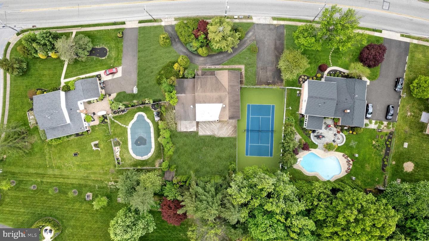 3873 Pine Road photo 8