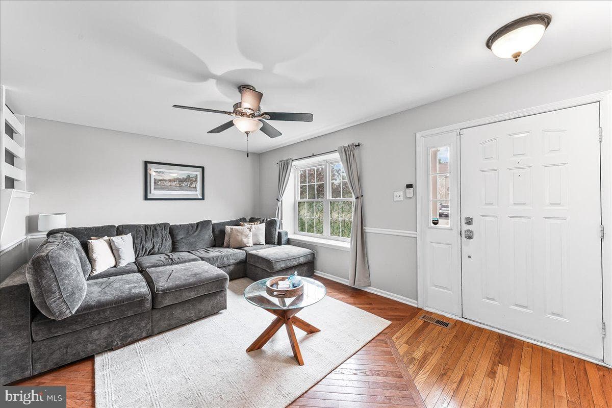 603 Longwood Road photo 4