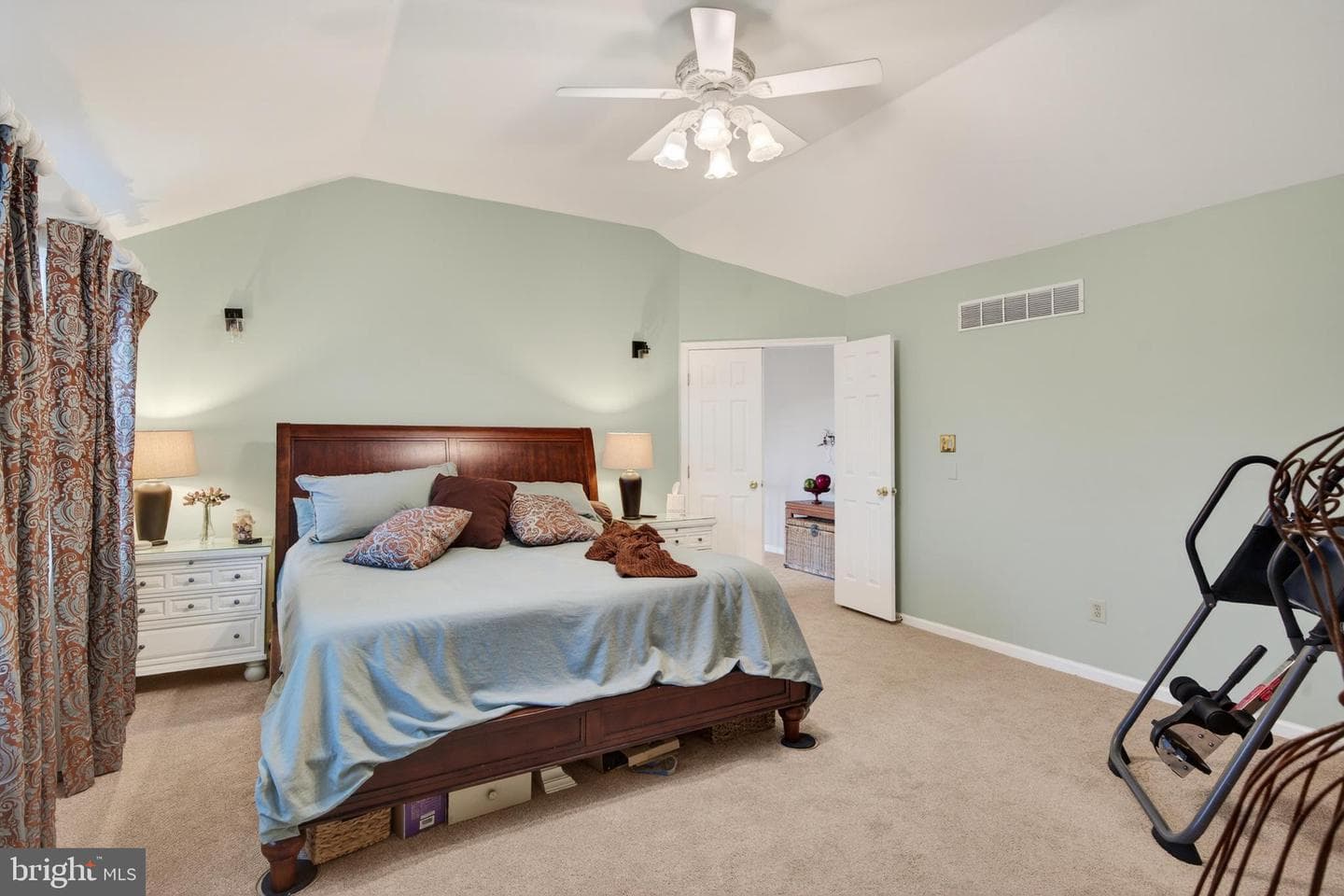 200 Devon Lane photo 25