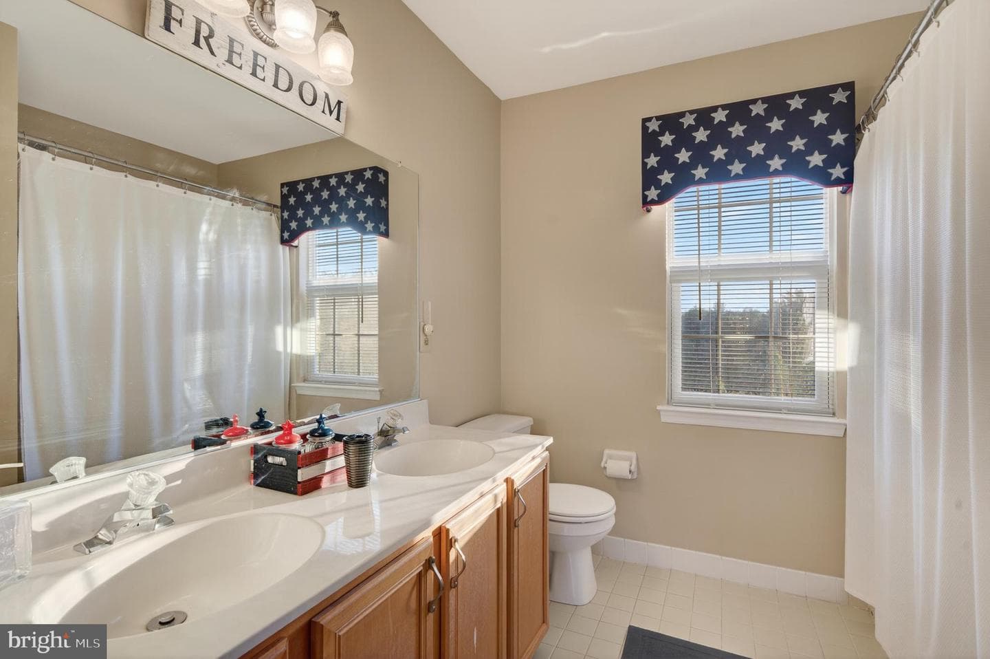 200 Devon Lane photo 33