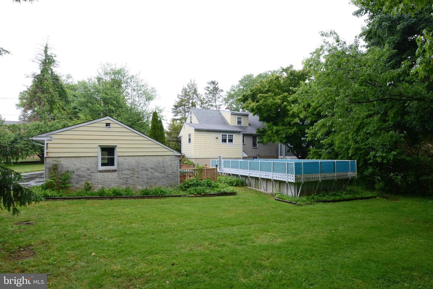 419 Continental Rd photo 9