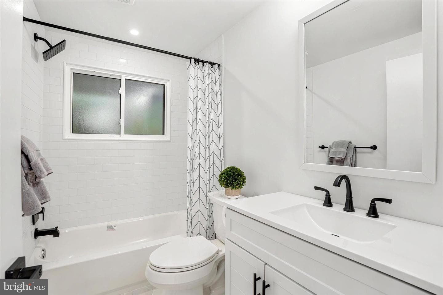 6326 Farmar Lane photo 22