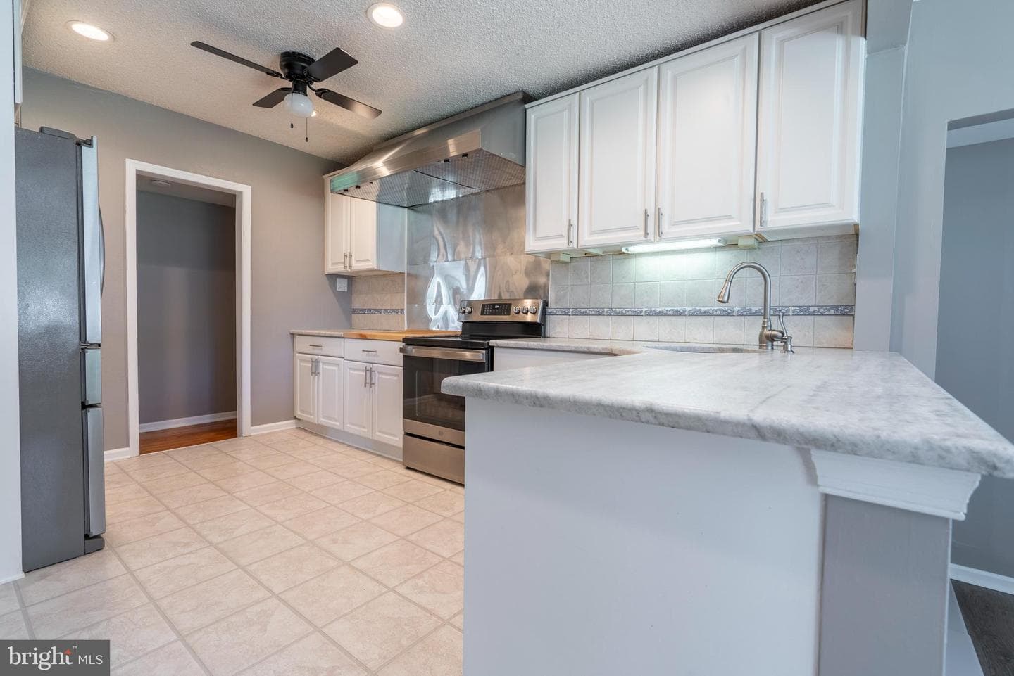 23 Maple Avenue photo 13