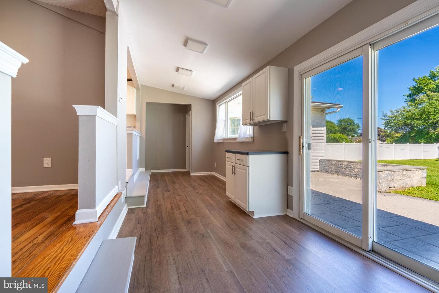 23 Maple Avenue photo 15